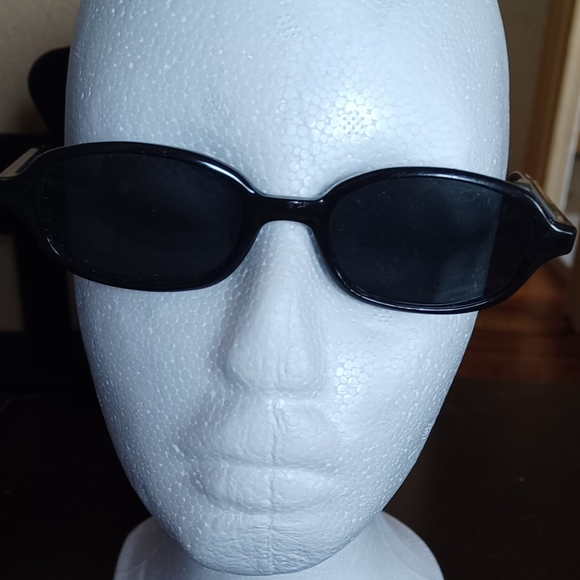 Halston Graffiti sides Sunglasses w/ soft case main image 5
